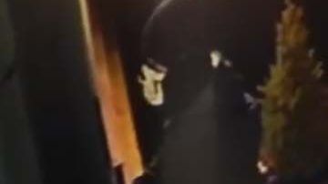 La Diócesis de Brooklyn divulgó el martes las imágenes del video de vigilancia.