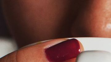 mujer-taza-té-pxhere