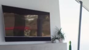 El skater Nyjah Huston presentó su mansión en California para Architectural Digest.