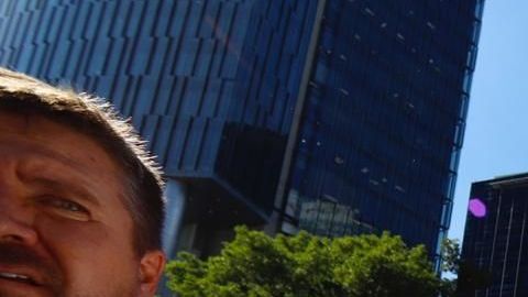 Julián LeBarón en la marcha AntiAMLO.