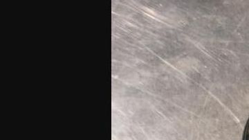 El revólver que llevaba en la guantera.