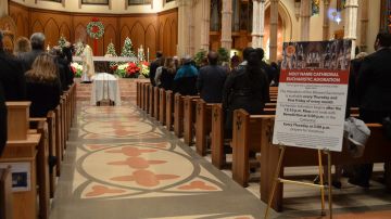 Una misa funeral se realizó en honor de Luis Rossi en la Catedral del Santo Nombre en Chicago. (Belhú Sanabria / La Raza)