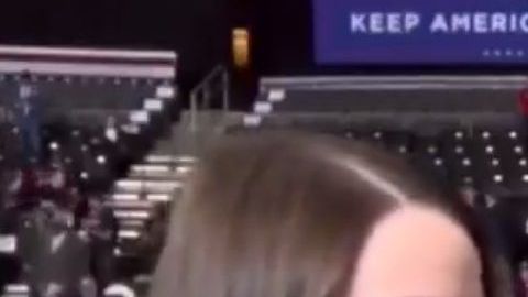 El seguidor no pude nombrar una cosa que el presidente Trump haya hecho bien.