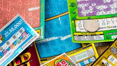 En varias ocasiones, su hijo le había regalado billetes falsos.