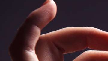 El origen de los mensajes podría ser una red de cuentas falsas o “Pornbot”.