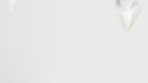 El dinero da a acceso a tratamientos médicos y otros beneficios en pro de la salud.