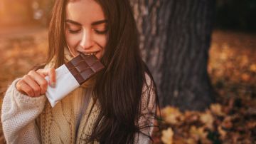 El chocolate amargo es amigo de la salud cardiovascular, combate la diabetes y levanta el ánimo.