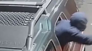 El sospechoso armado.