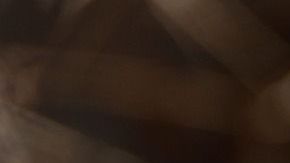 El hombre salió huyendo del lugar.