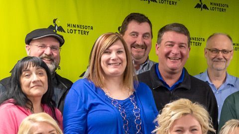 El equipo APG ganó $1,000,000 jugando Powerball.