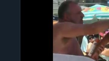 El hombre actuó como si se tratara de un hijo suyo.