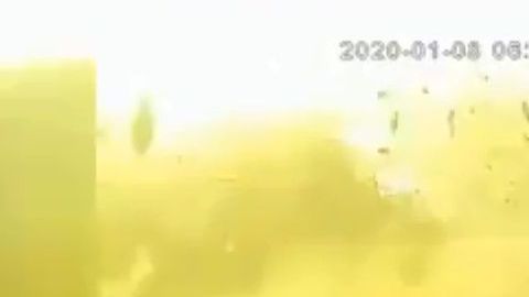 El Gobierno de Irán publicó un video del momento del impacto.