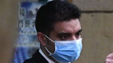 En aeropuertos de todo el mundo se están realizando controles.