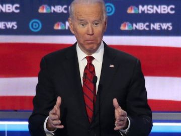 Biden fue interrumpido cuando hacía sus alegaciones finales.