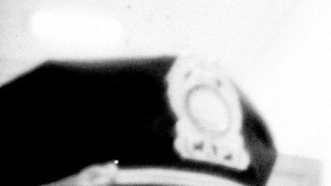 Martin Luther King y Malcolm X esperan para una conferencia de prensa el 26 de marzo de 1964.