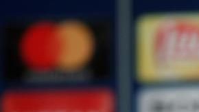 El defensa brasileño del París Saint-Germain Dani Alves causó controversia por sus comentarios sobre la muerte de Davide Astori. (Foto: EFE/Ian Langsdon)