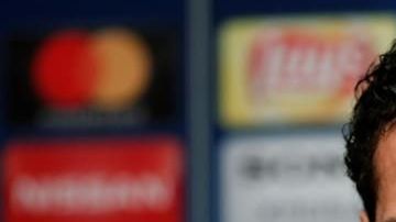 El defensa brasileño del París Saint-Germain Dani Alves causó controversia por sus comentarios sobre la muerte de Davide Astori. (Foto: EFE/Ian Langsdon)