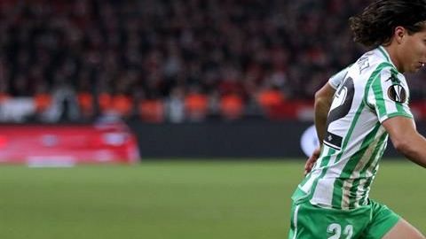 Diego Lainez entró de cambio en lugar de su compatriota Andrés Guardado