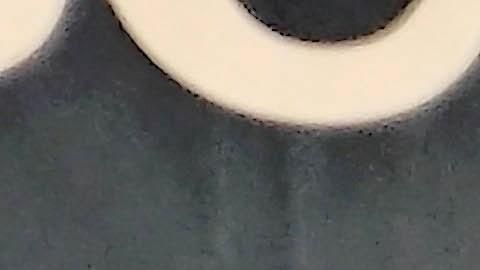 El aspirante a la candidatura demócrata para las elecciones presidenciales, Bernie Sanders, habla durante un mitin en la frontera de San Ysidro en San Diego, California.