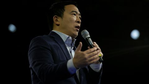 Andrew Yang en campaña.