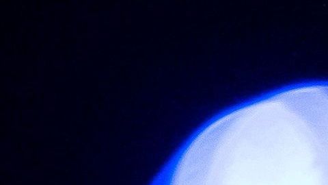 El debate comenzó con una pregunta dirigida a Sanders.