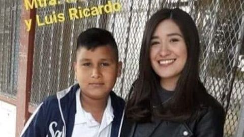 Luis Ricardo y su profesora Michel.