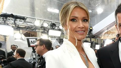 HOLLYWOOD, CALIFORNIA - FEBRUARY 09: (L-R) Nicole Kimpel, Antonio Banderas and Stella Banderas attend the 92nd Annual Academy Awards at Hollywood and Highland on February 09, 2020 in Hollywood, California. (Photo by Kevork Djansezian/Getty Images)