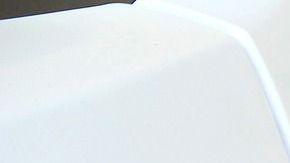 Los expertos dicen que los precios de la gasolina seguirán subiendo y se espera que se mantengan altos durante al menos las próximas semanas y el promedio nacional de cerca de $5 por galón.