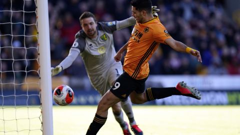 El 'Lobo Mexicano' suma 12 goles en esta campaña de la Premier League.