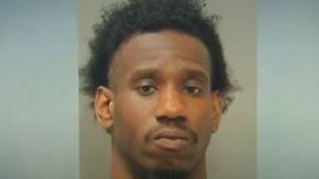 Arrestado: Brandon Jay Carter.
