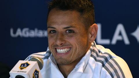 Chicharito sigue a l espera de su visa para integrarse a los entrenamientos