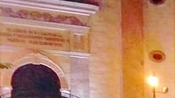 El recinto religioso estuvo fuertemente custodiado.