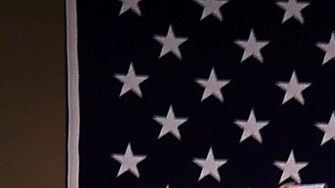 Varios candidatos, entre ellos Bernie Sanders, salieron a dar un discurso triunfalista.