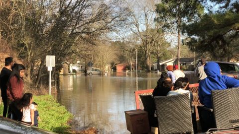 La crecida del río Pearl amenaza a miles en Mississippi.