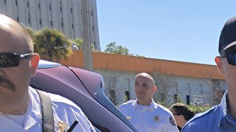 Gaige Pike es feliz con todas sus insignias.