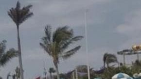 Almodóvar junto a su familia.