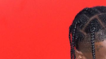 Travis Scott y Kylie Jenner con su hija Stormi