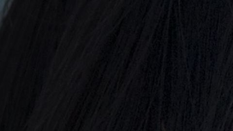 Mujer con máscara para prevenir coronavirus.