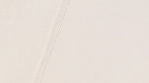 Portman llevaba bordados nombres de mujeres directoras en su capa Dior.