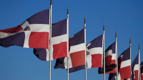 Banderas de Republica Dominicana ondean en la capital, Santo Domingo.