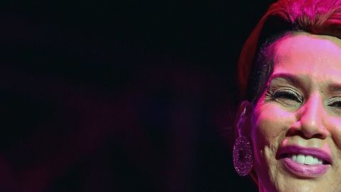 Destrozada con la muerte de su padre.