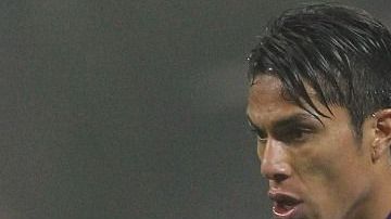 Carlos Salcedo durante su paso por la Fiorentina en 2016.