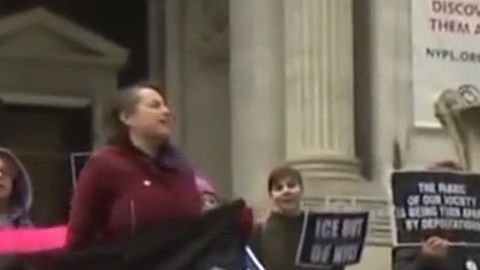 Los manifestantes pidieron abolir ICE.