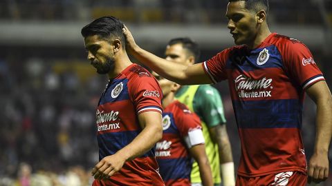 Ponce empujó a un aficionado de Chivas.