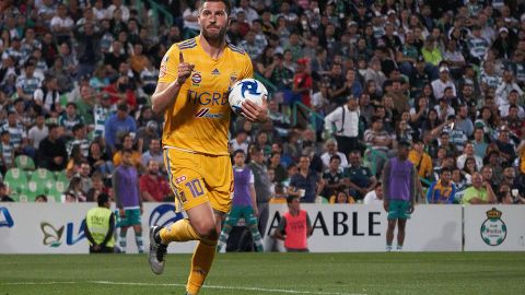 Torreón, Coahuila, 16 de Febrero de 2020. André-pierre Gignac en festejo, durante el juego de la Jornada 6 del torneo Clausura 2020 de la Liga BBVA MX, entre Santos Laguna y Tigres UANL celebrado en el Estadio Corona. Foto: Imago7/