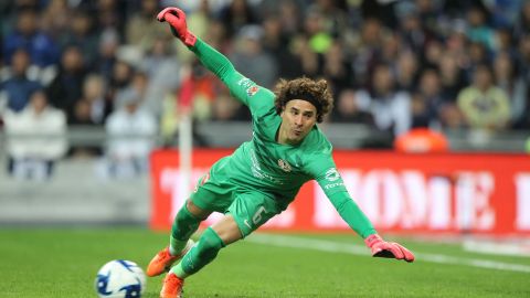 Guillermo Ochoa tuvo una gran actuación ante Rayados.