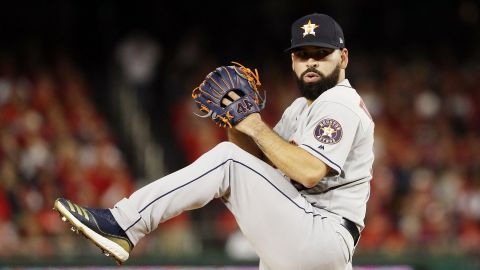 José Urquidy buscará acomodarse con los Houston Astros.