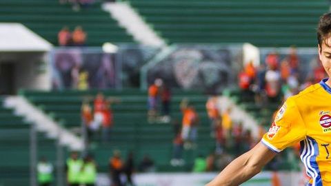 El delantero de Tigres, Jurgen Damm, es considerado el tercer futbolista más rápido del mundo.