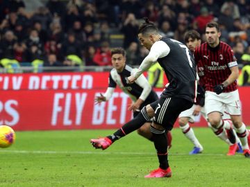 Cristiano Ronaldo anoto el gol del empate para la Juventus en la Copa Italia.