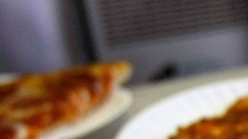 Little Caesars  usa algunos trucos para no tener tantos gastos en otras áreas.